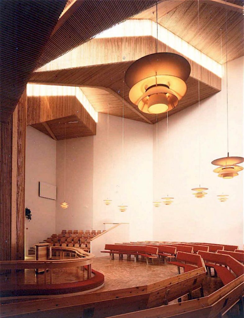 Public-et-Commerces-Chapelle-de-Korkalovaara-Rovaniemi02